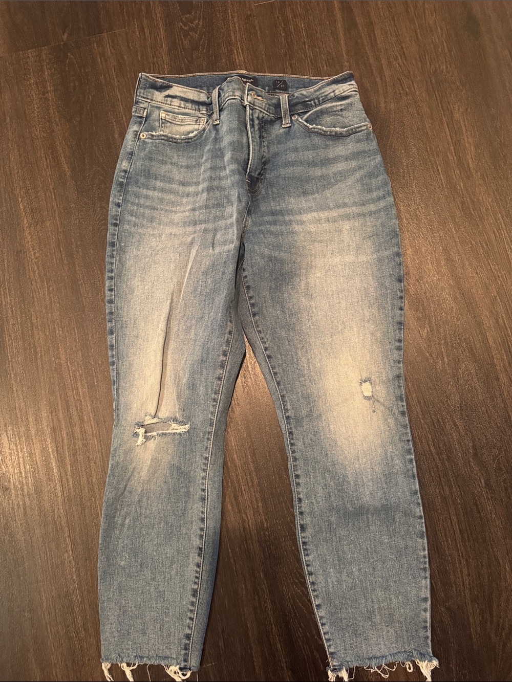 Lucky Brand Classic Light Wash Distressed Women’s Jeans